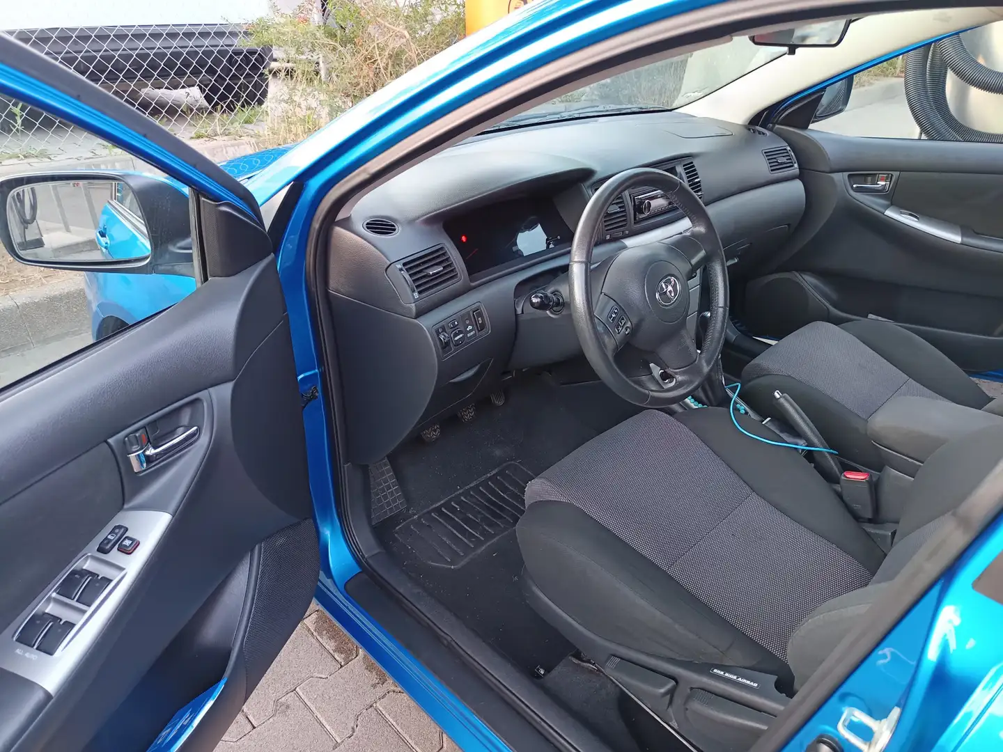 Toyota Corolla 1.4 VVT-i Sol - 2