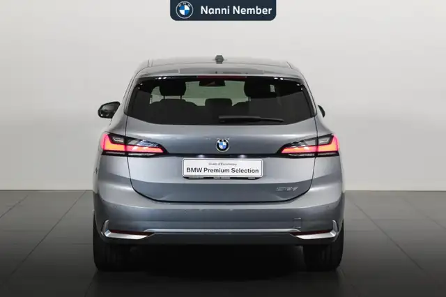 BMW 2 Series view 4