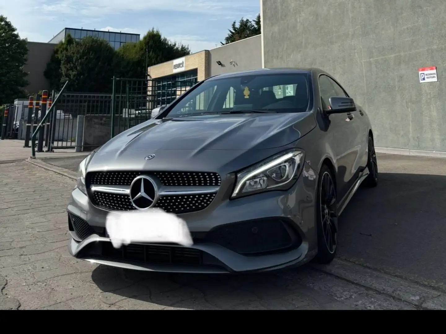 Mercedes-Benz CLA 200 CLA 200 d 4Matic 7G-DCT AMG Line Gris - 2