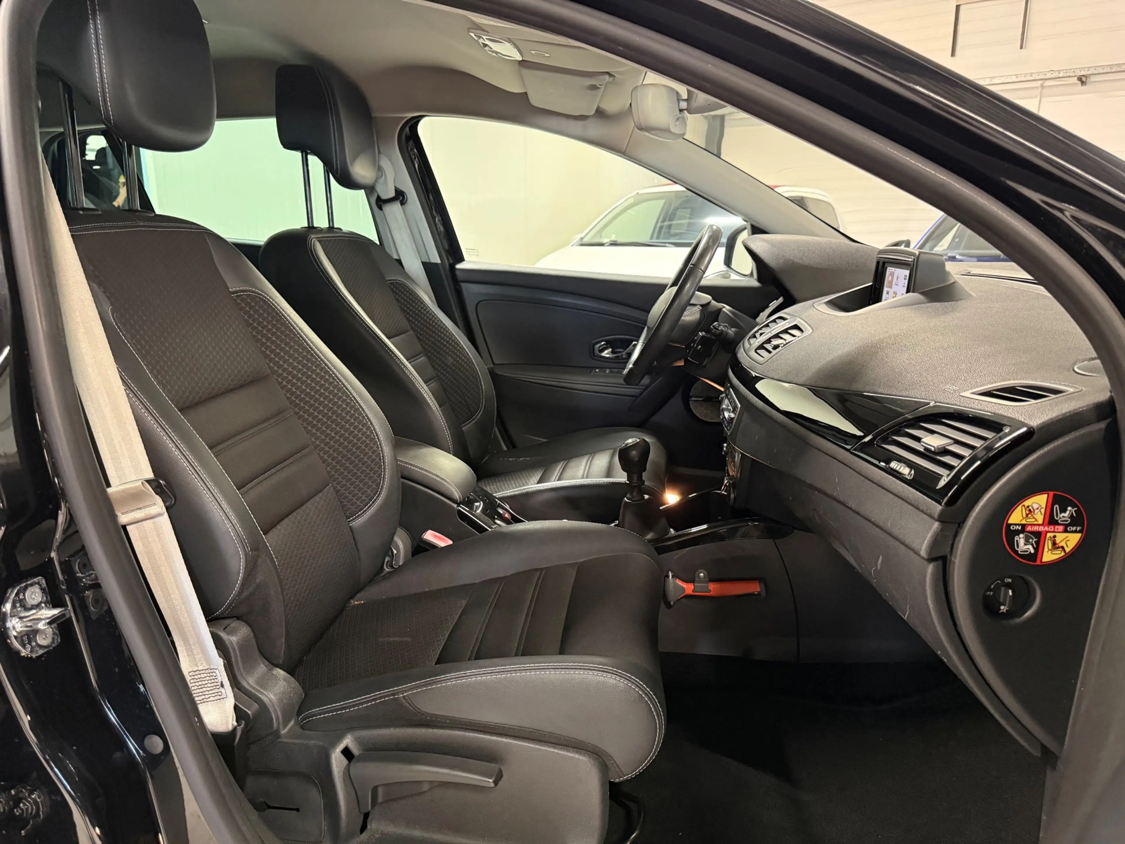 Renault Megane Estate 1.2 TCe 116PK Bose|Navi|Led|Facelift!! — photo 10