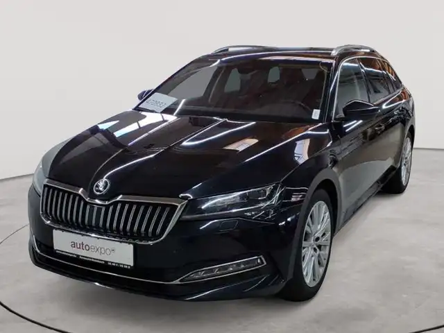 Skoda Superb view 2