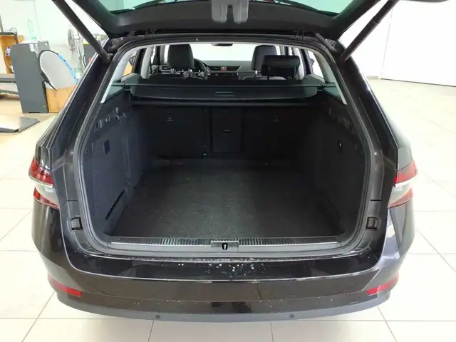 Skoda Superb view 15