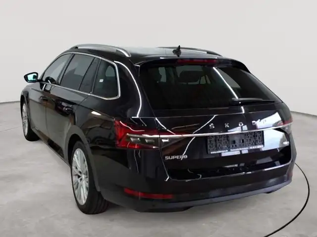 Skoda Superb view 5