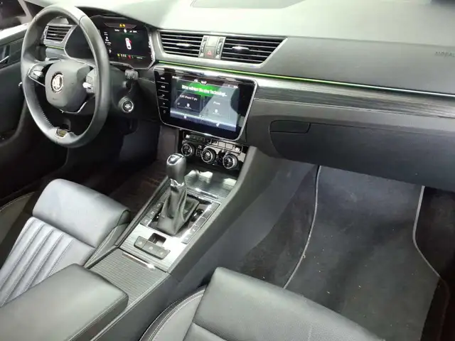 Skoda Superb view 9