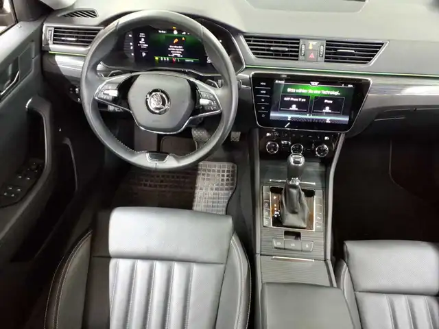 Skoda Superb view 10