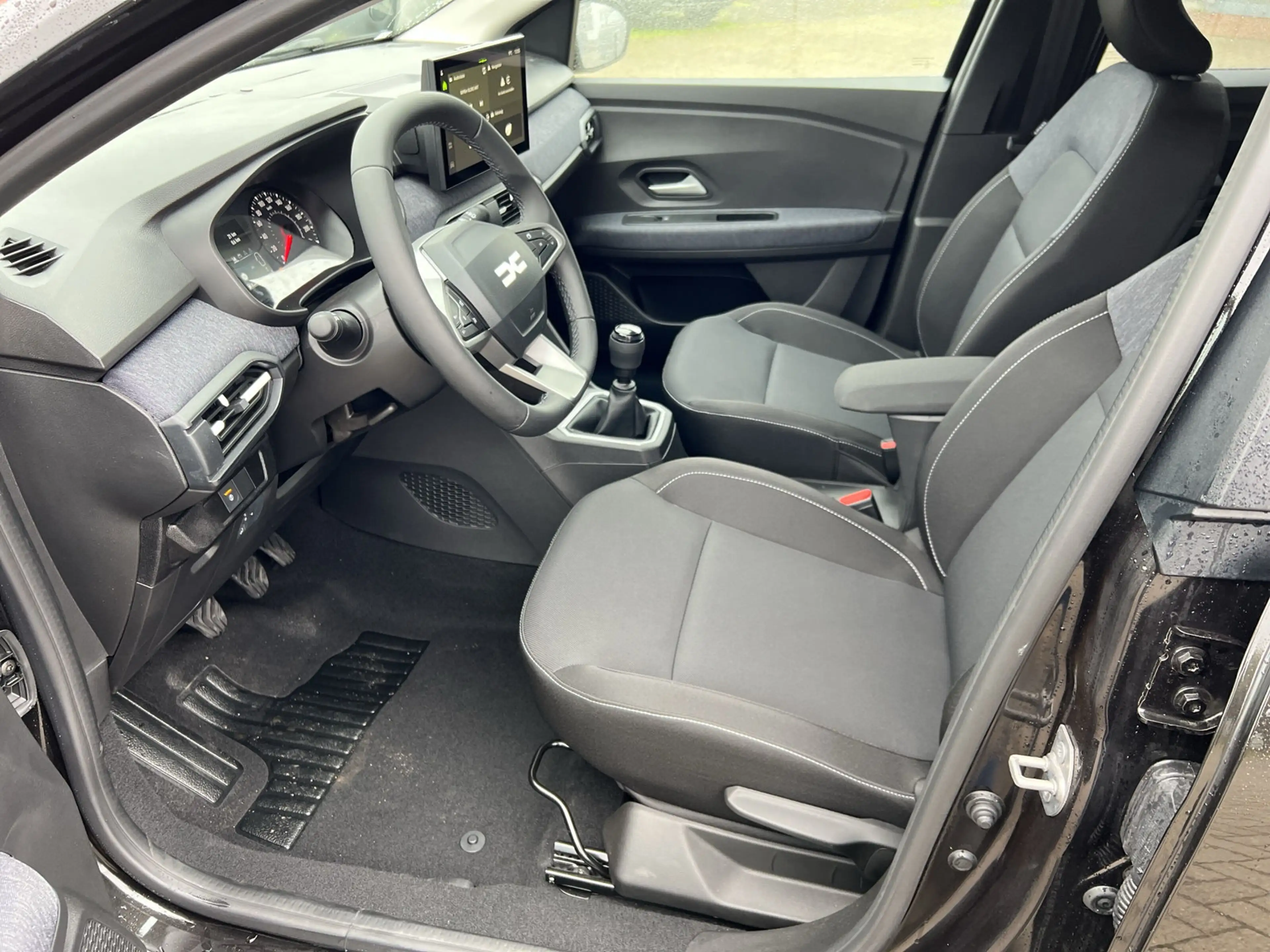 Dacia Jogger TCe 110 Expression 7-S SHZ+RFK+LED — photo 5