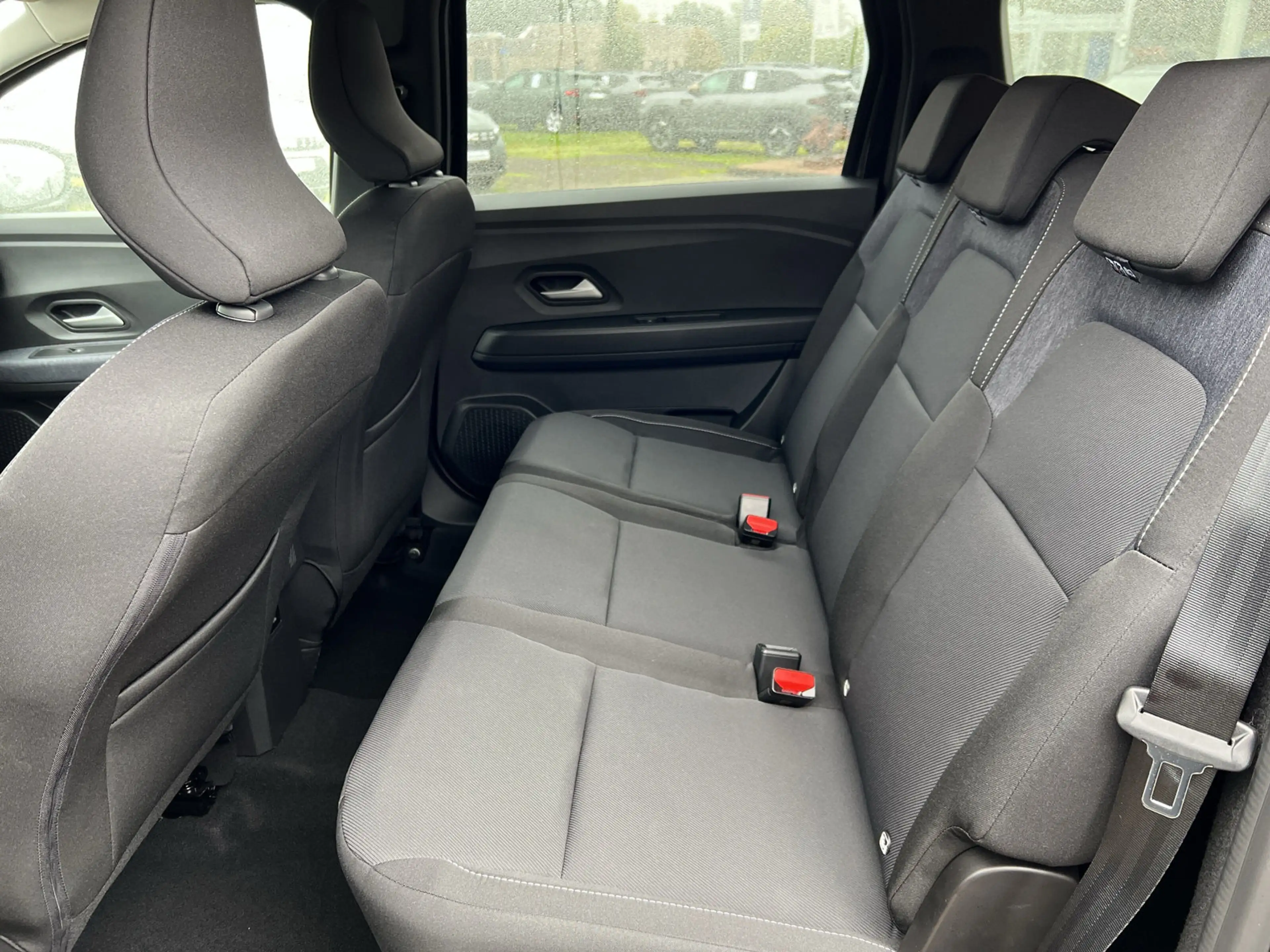 Dacia Jogger TCe 110 Expression 7-S SHZ+RFK+LED — photo 10