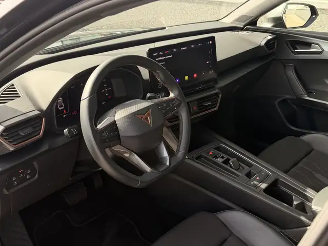CUPRA Leon view 2