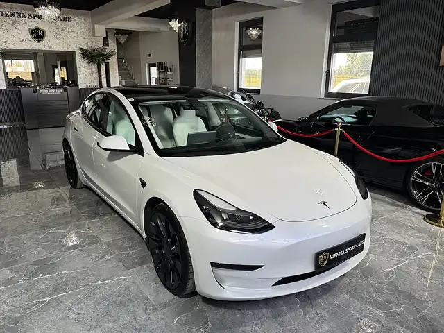 Tesla Model 3 view 4