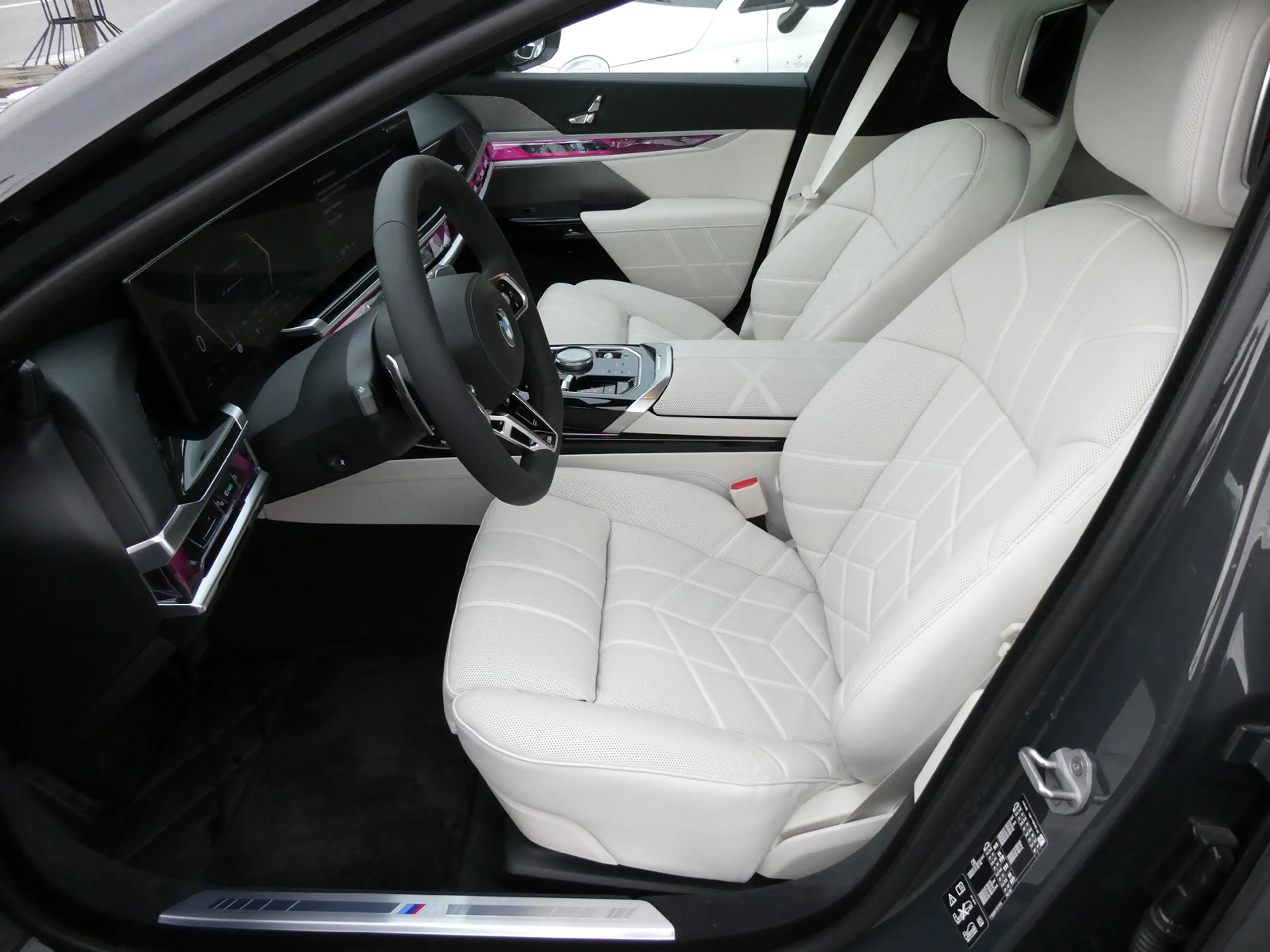 BMW 740 740d xD MPAKETPRO+TWO-TON+PANO+ICON-GLO+SOFT+DAP — photo 12