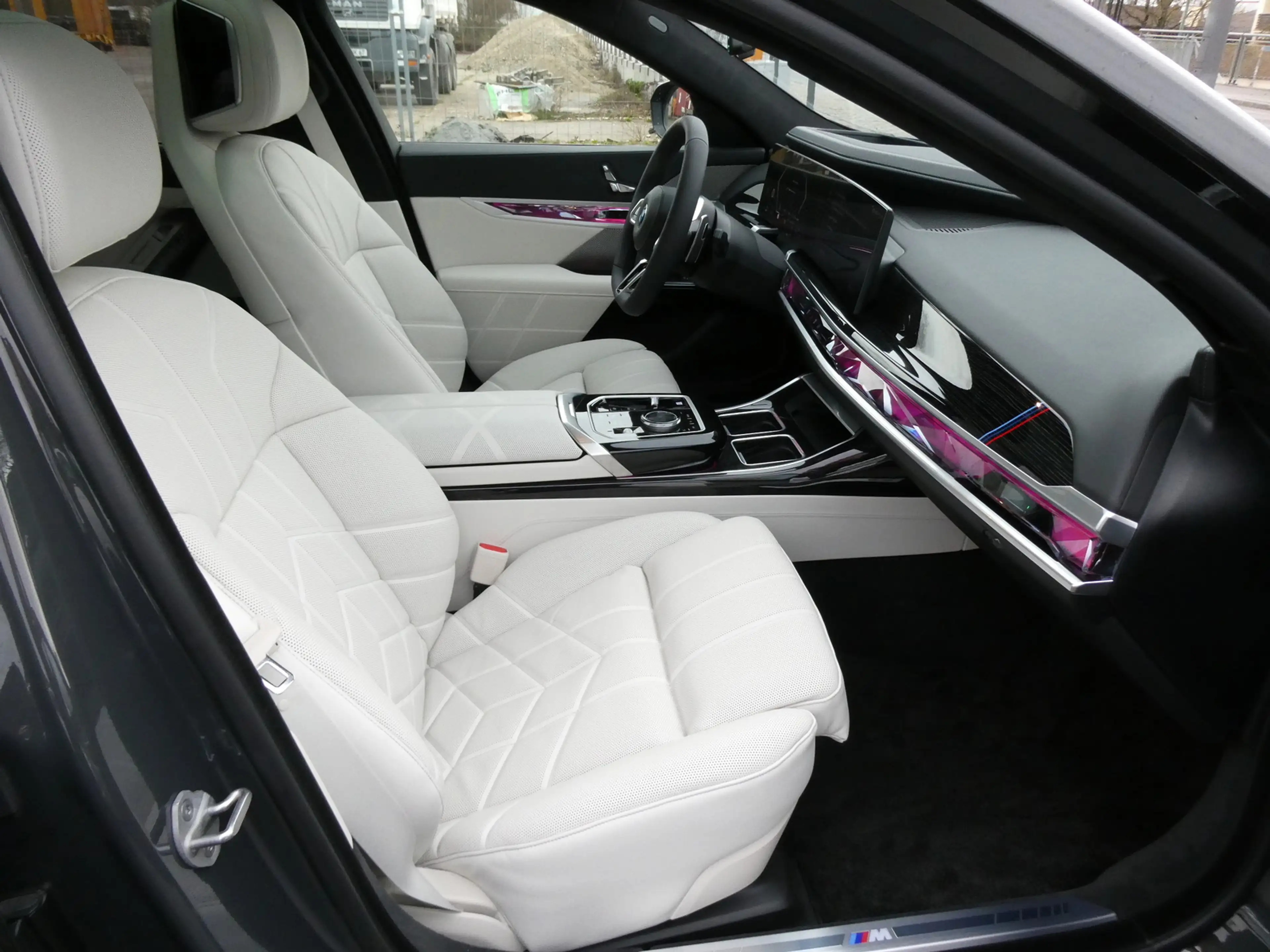 BMW 740 740d xD MPAKETPRO+TWO-TON+PANO+ICON-GLO+SOFT+DAP — photo 10