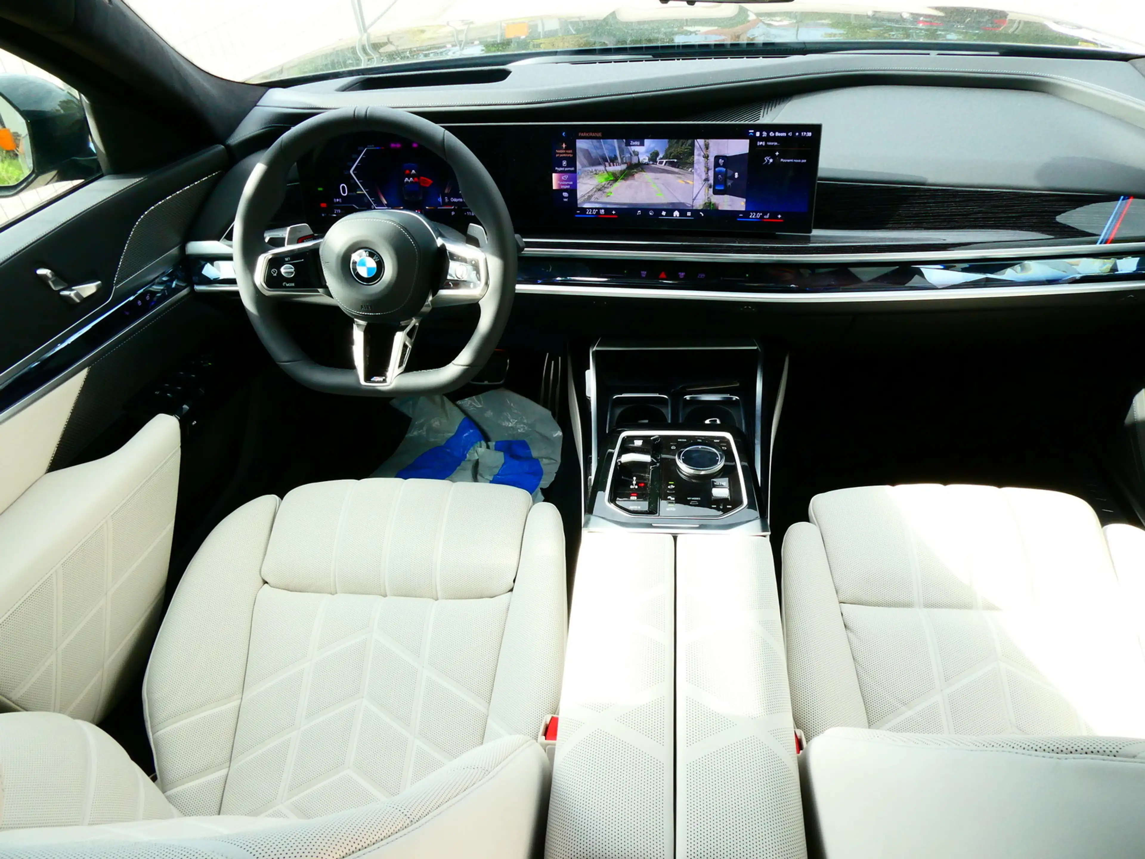 BMW 740 740d xD MPAKETPRO+TWO-TON+PANO+ICON-GLO+SOFT+DAP — photo 9