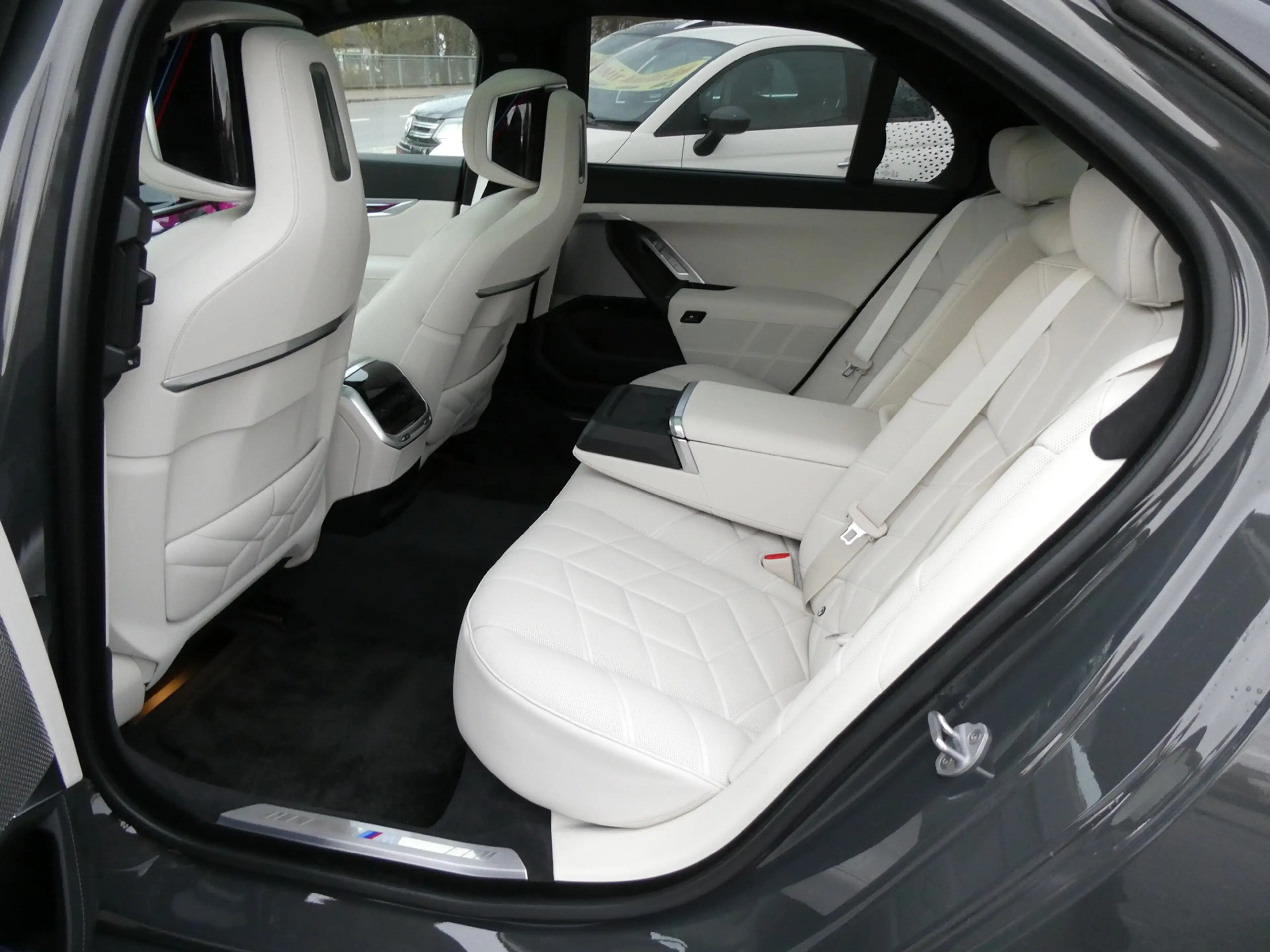BMW 740 740d xD MPAKETPRO+TWO-TON+PANO+ICON-GLO+SOFT+DAP — photo 13