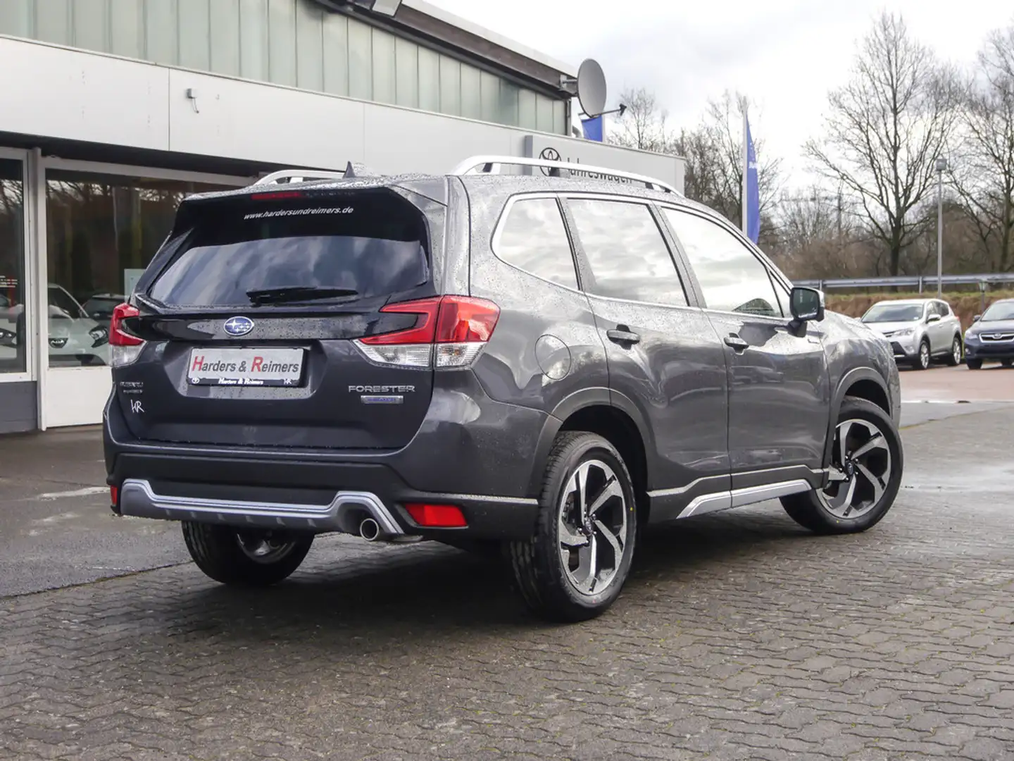 Subaru Forester e-Boxer 2.0ie Platinum LED ACC PANO Šedá - 2