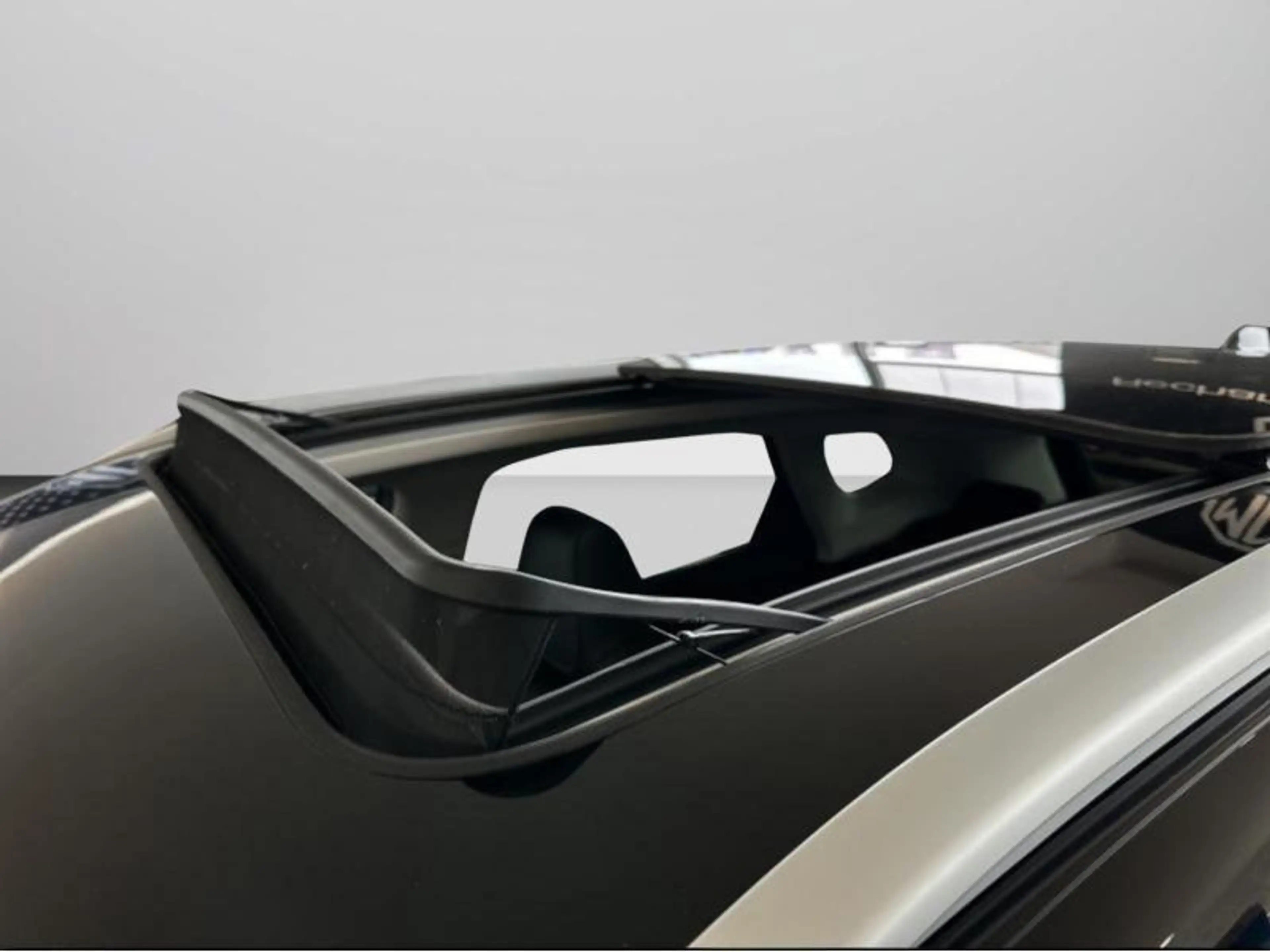 MG EHS 1.5T Luxury — photo 13