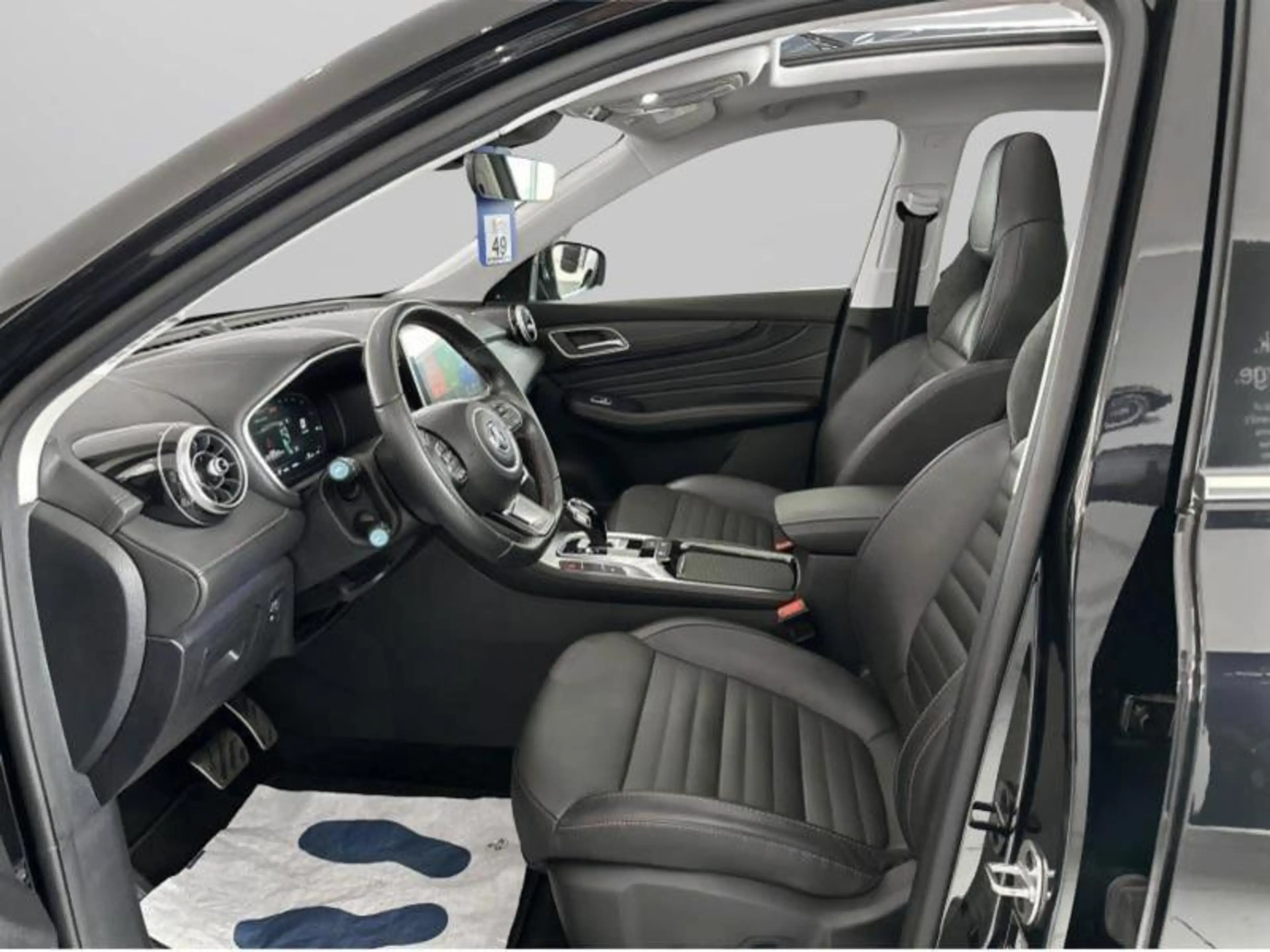 MG EHS 1.5T Luxury — photo 8