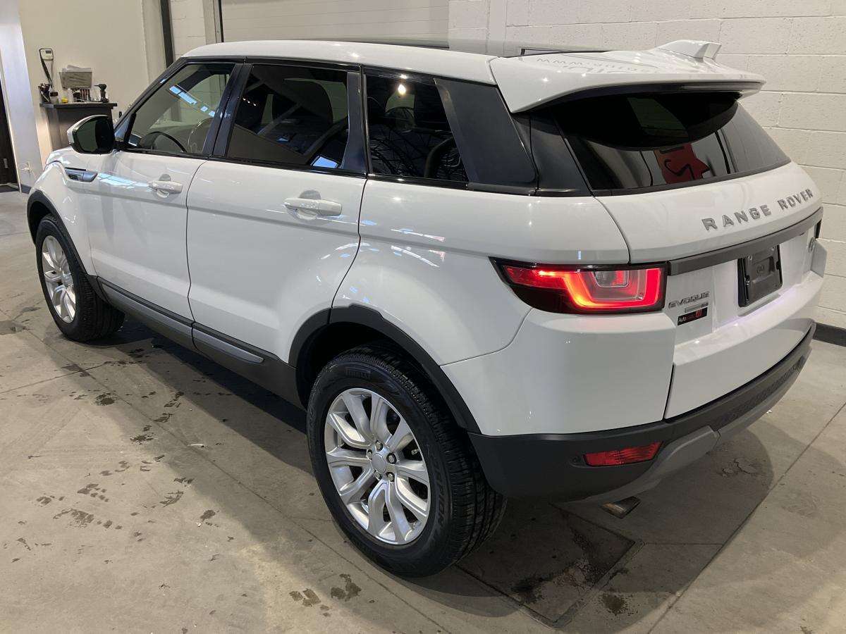 2017 Land Rover Range Rover Evoque 5dr HB SE — снимка 1