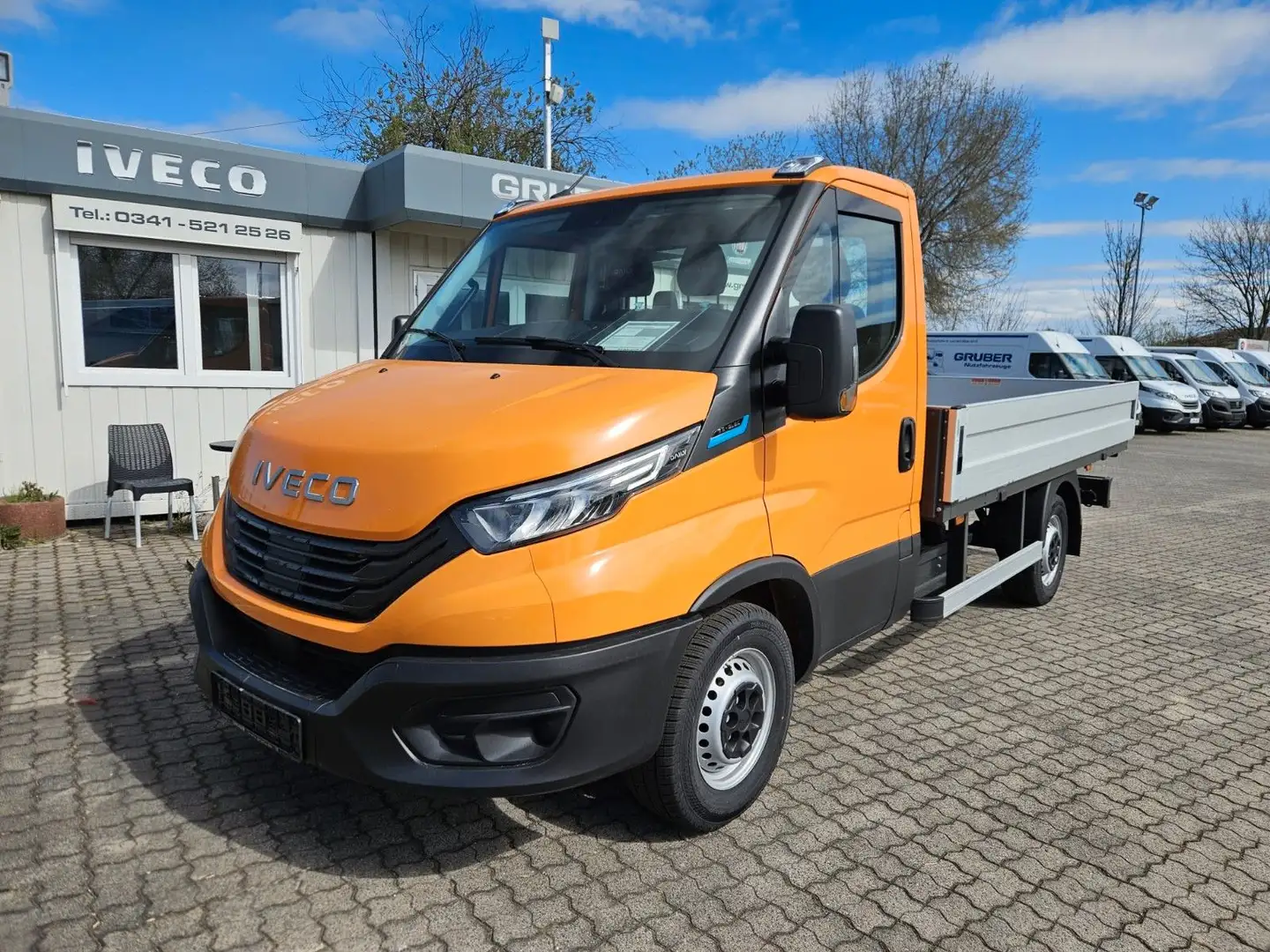 Iveco eDaily 35S14E Pritsche Orange - 1