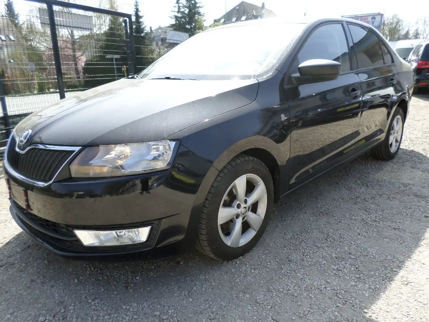 Skoda Rapid/Spaceback Rapid 1.6 TDI Active , TÜV und Inspektion Neu Black - 1
