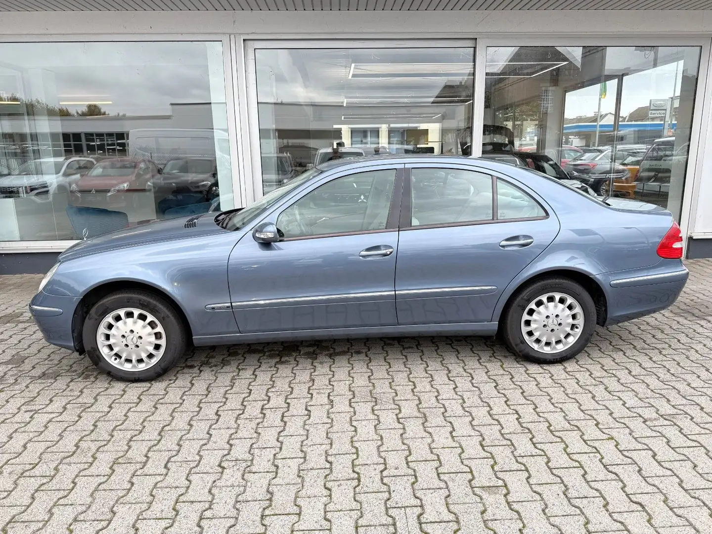 Mercedes-Benz E 280 Lim. CDI *2. HAND*AHK*PDC*SCHECKHEFT* Blau - 2