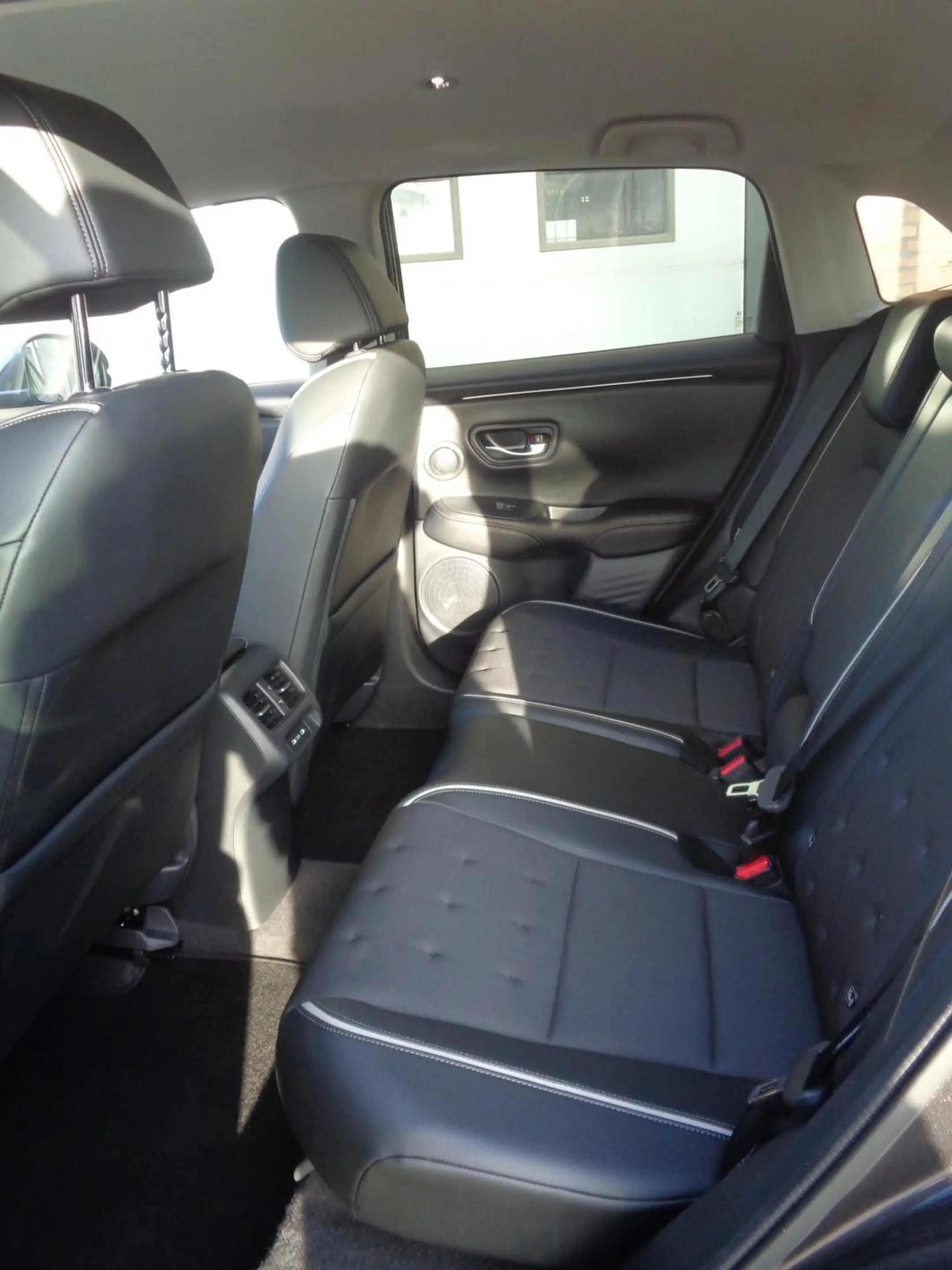Honda ZR-V 2.0 e:HEV Sport | Navi | AdapCruise | Camera | Ele — photo 11