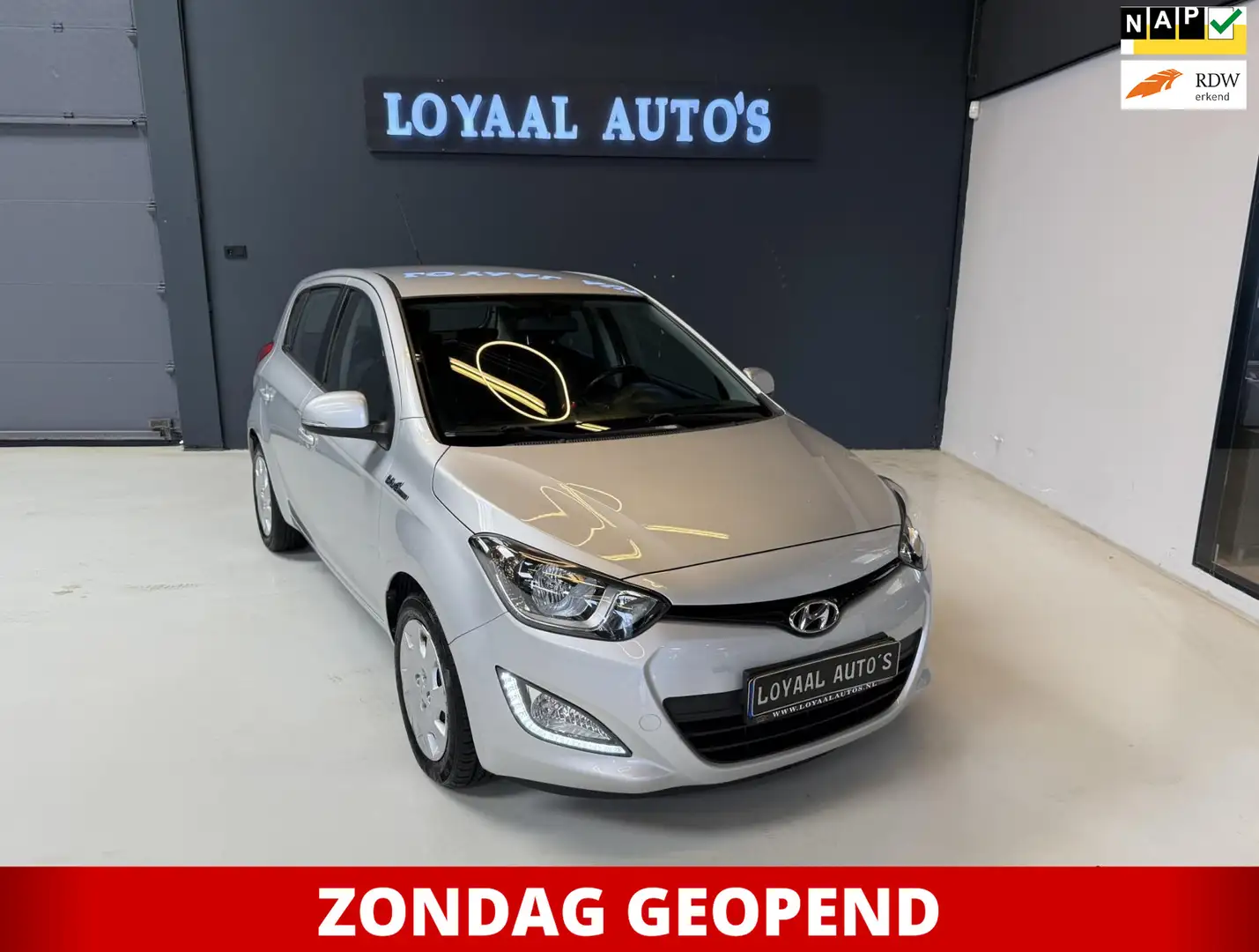 Hyundai i20 1.2i i-Motion | TREKHAAK| AIRCO | PDC | ELEK.RAMEN Grijs - 1