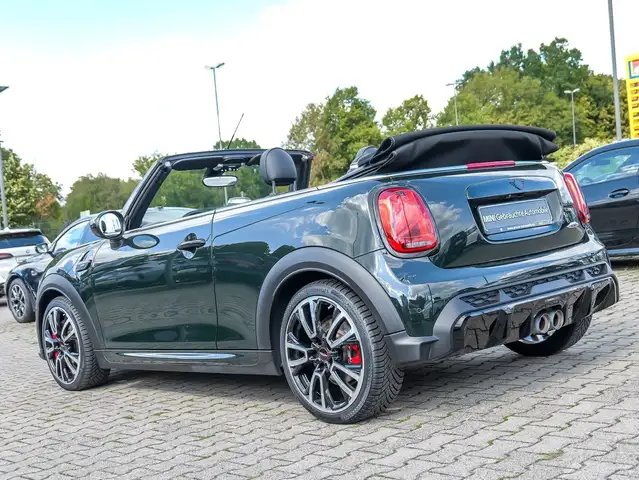 Mini Convertible view 6