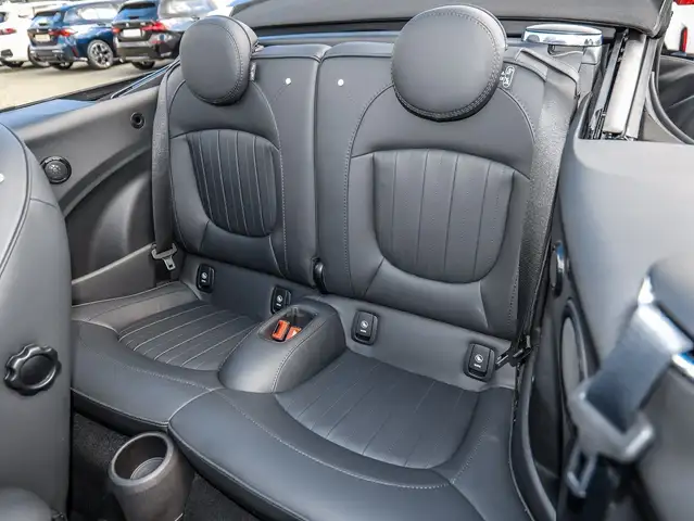 Mini Convertible view 18