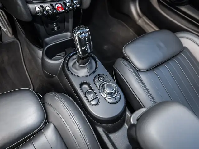 Mini Convertible view 20