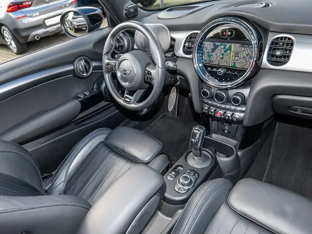 Mini Convertible view 15