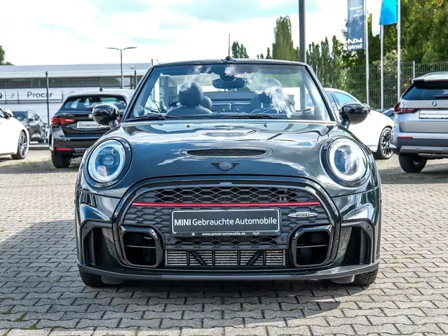 Mini Convertible view 7