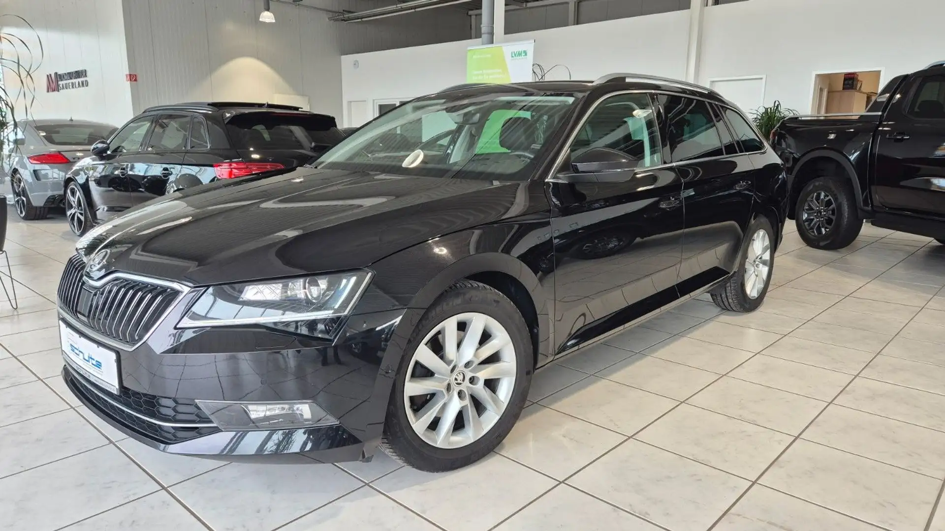 Skoda Superb Combi Style Bi-Xenon*ACC*SHZ*V-Cockpit* Zwart - 1