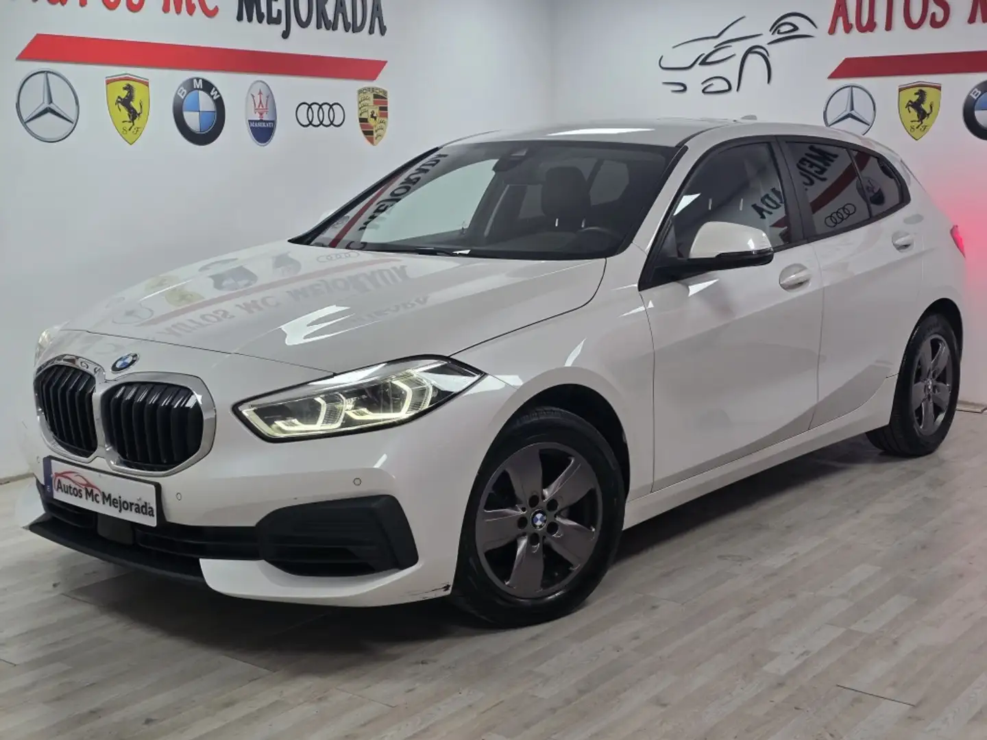 BMW 118 118iA Blanc - 1