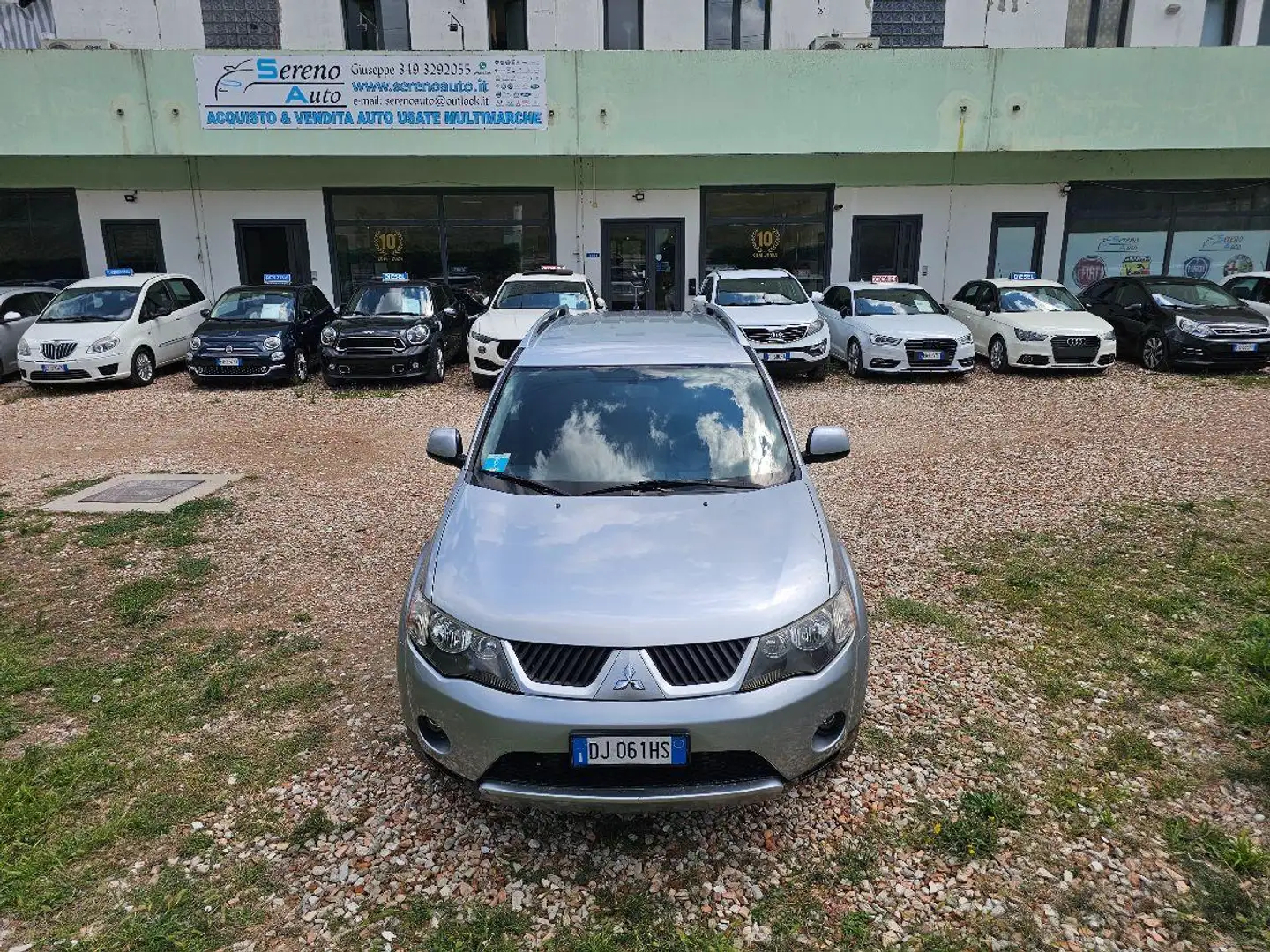 Mitsubishi Outlander 2.0 DI-D Instyle 7 p.ti DPF Bianco - 1