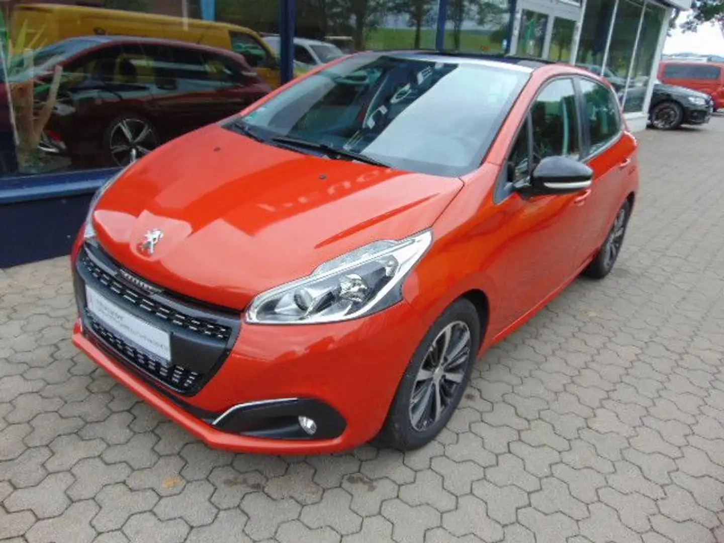 Peugeot 208 Active Orange - 1