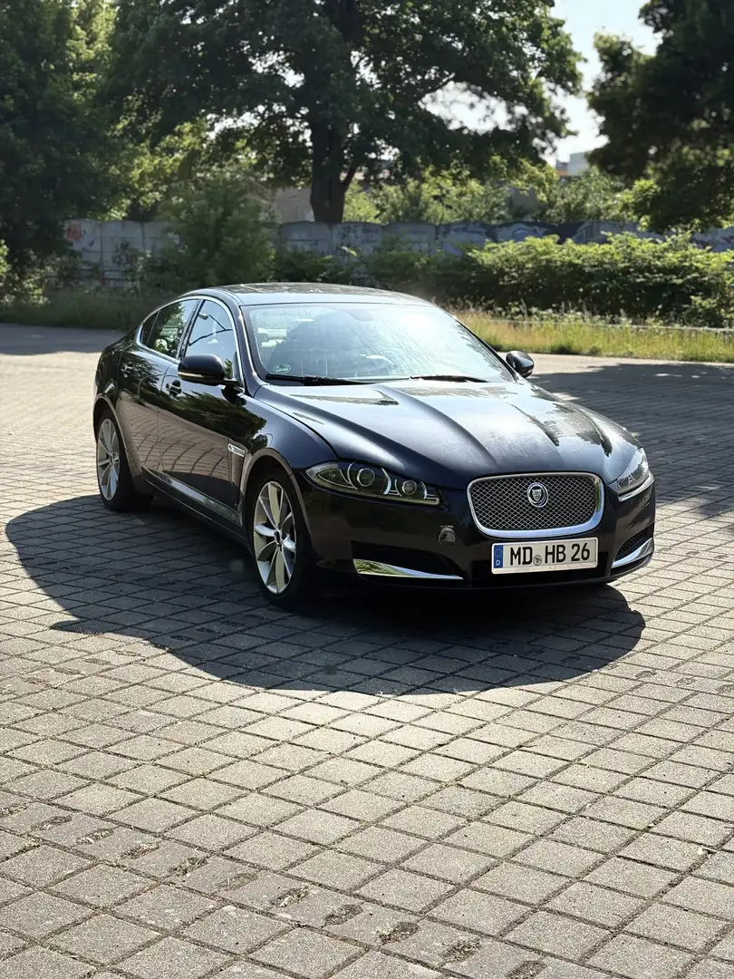 Jaguar XF 2.2 Diesel Schwarz - 1