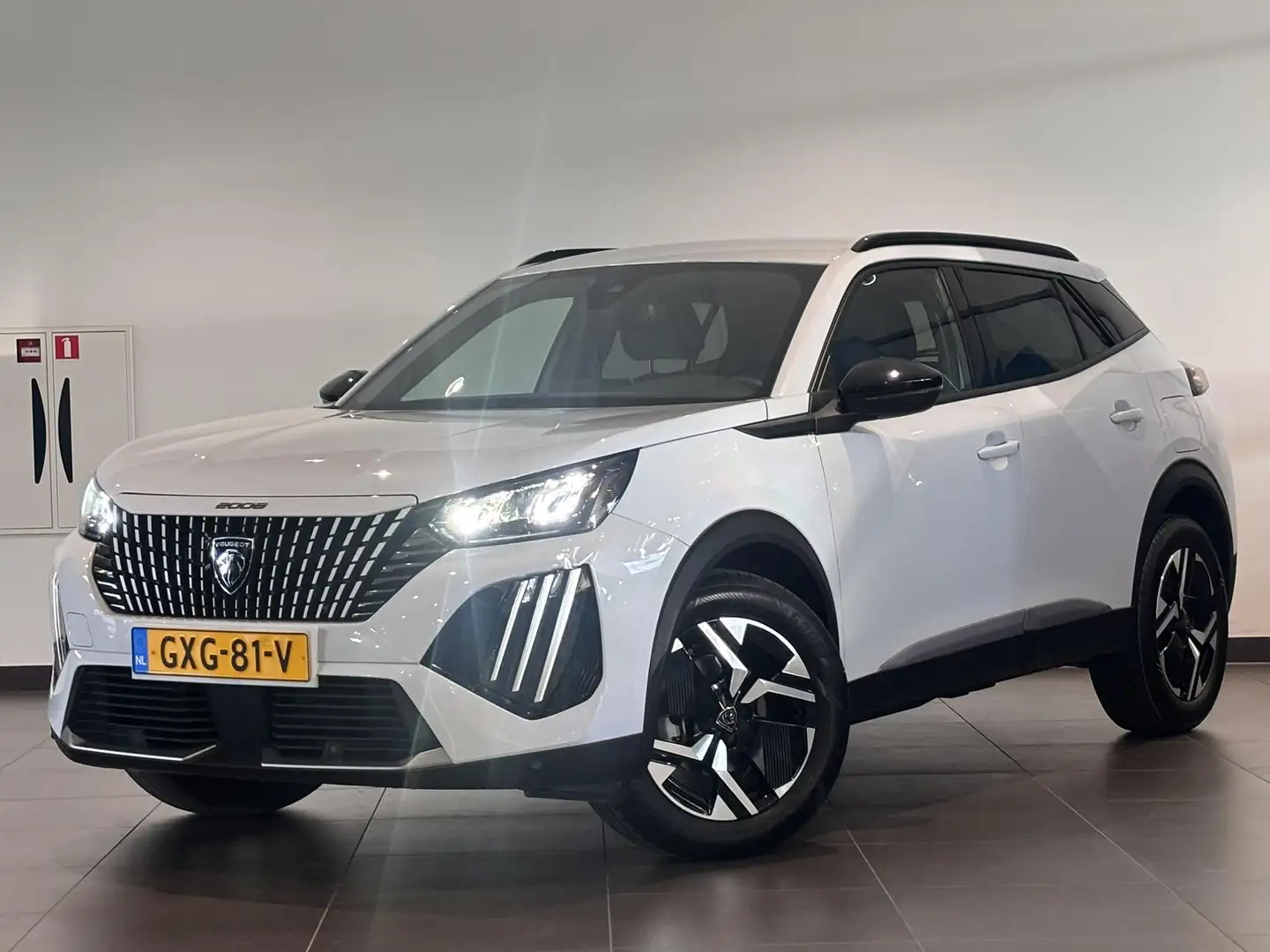 Peugeot 2008 Allure 1.2 Turbo 100pk | NIEUW | NAVI | CAMERA | C Wit - 2