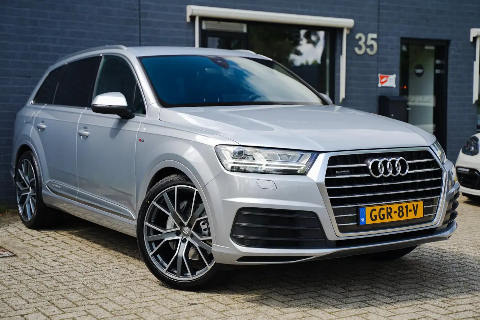 Audi Q7 3.0 TFSI quattro 3x S line, 333pk, 22" SQ7, Virtua Gris - 2