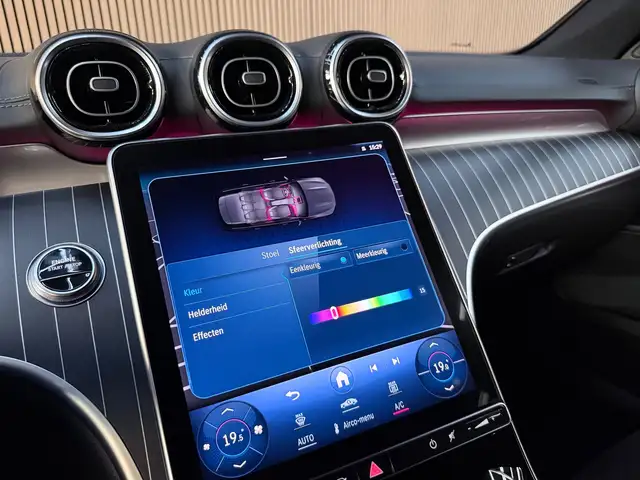 Mercedes-Benz C-Class view 16