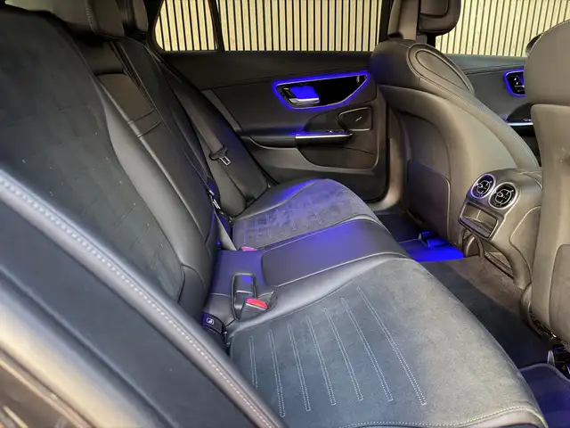Mercedes-Benz C-Class view 8