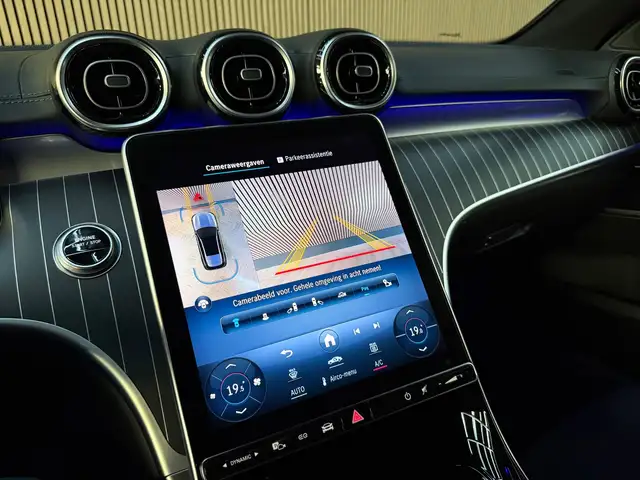 Mercedes-Benz C-Class view 14