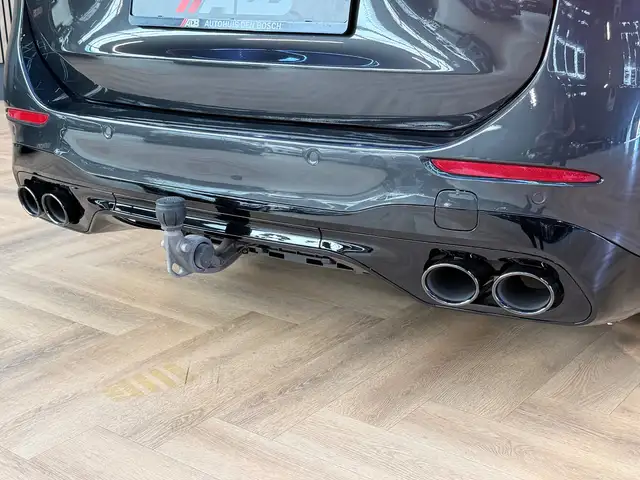 Mercedes-Benz C-Class view 24