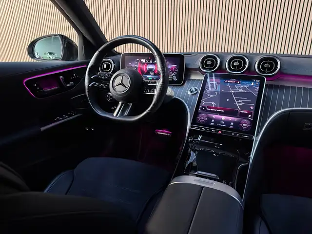Mercedes-Benz C-Class view 9