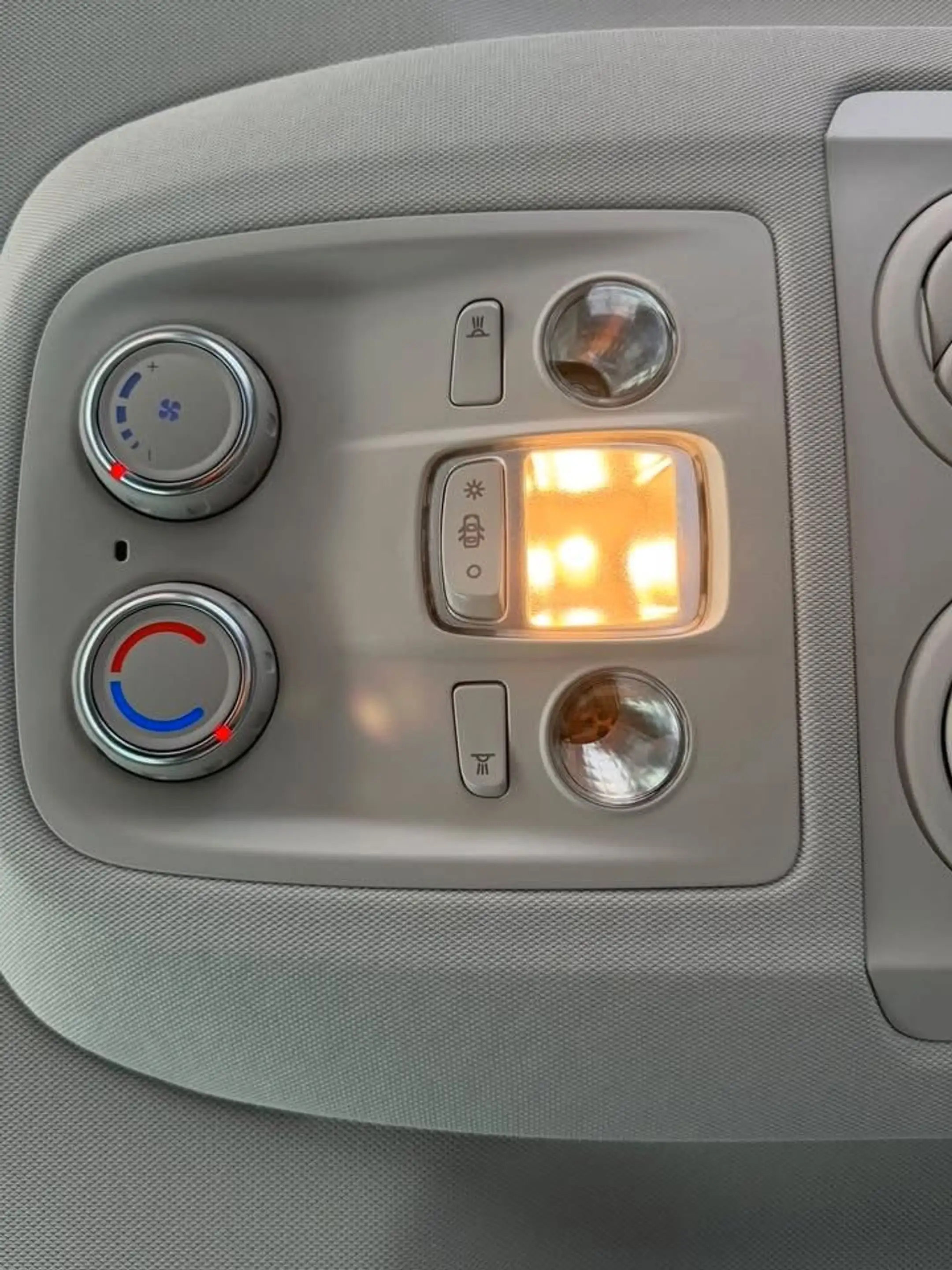 Opel Zafira Life 2.2 Business Edition XL 179PS *PDC* — photo 10