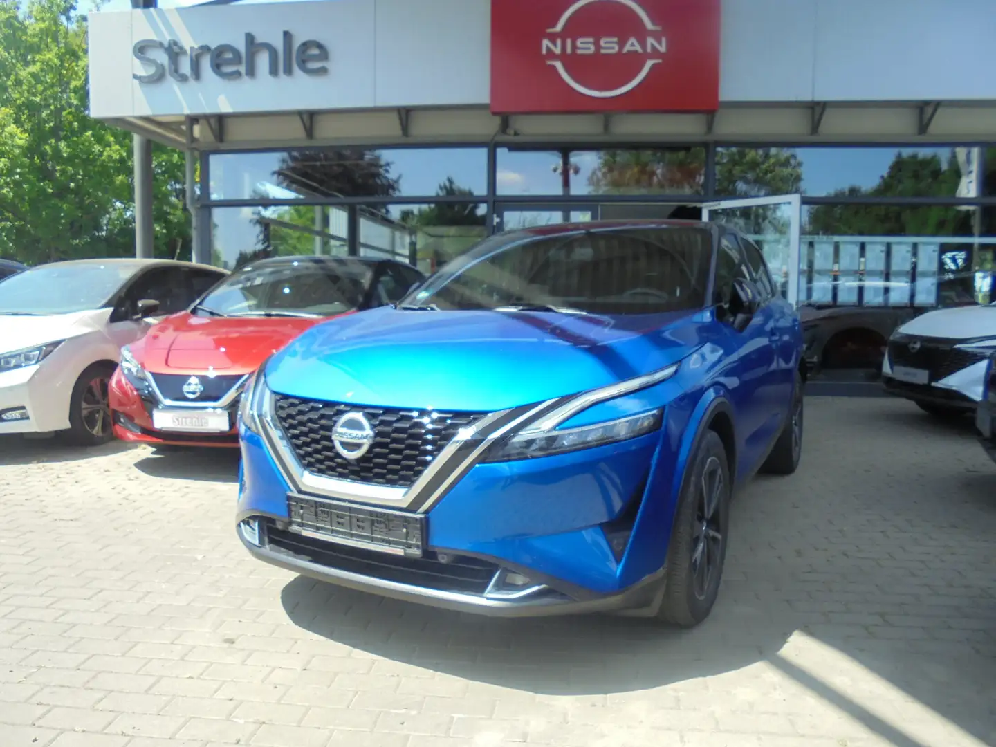 Nissan Qashqai Tekna 1.3 DIG-T MHEV Xtronic, 2 Farben Blau - 2