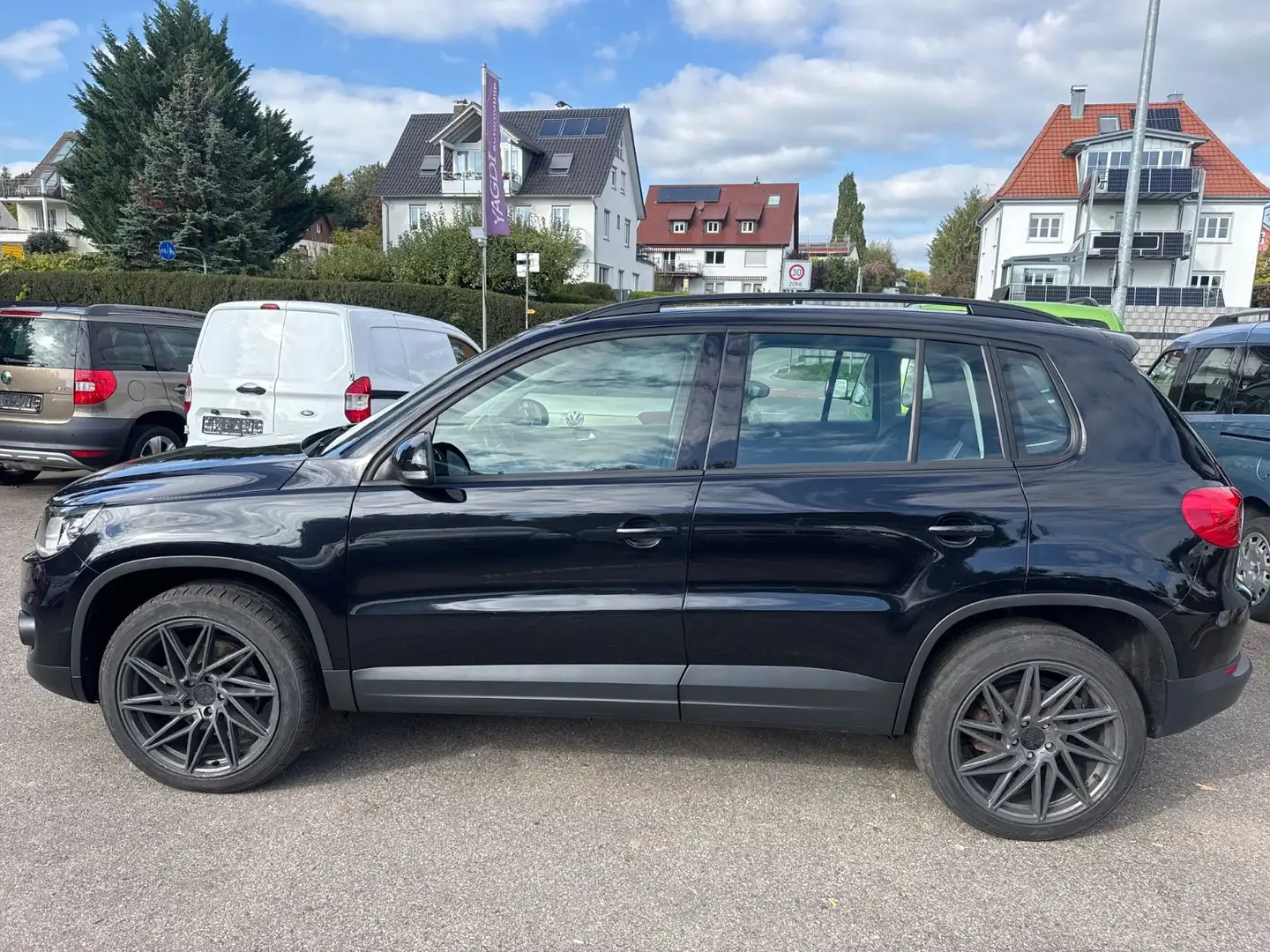 Volkswagen Tiguan Trend & Fun 4Motion*PANO*AHK*XENON*KESKIN Schwarz - 2