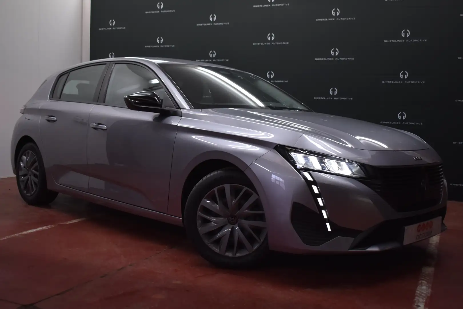 Peugeot 308 1.2L | Carplay | Driver Attention Alert | Grijs - 2