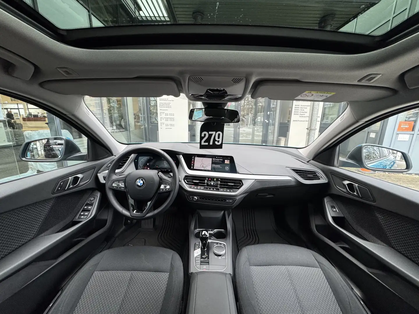 BMW 118 i PANO LivePro SHZ DAB Advantage CarPlay LED Blau - 2