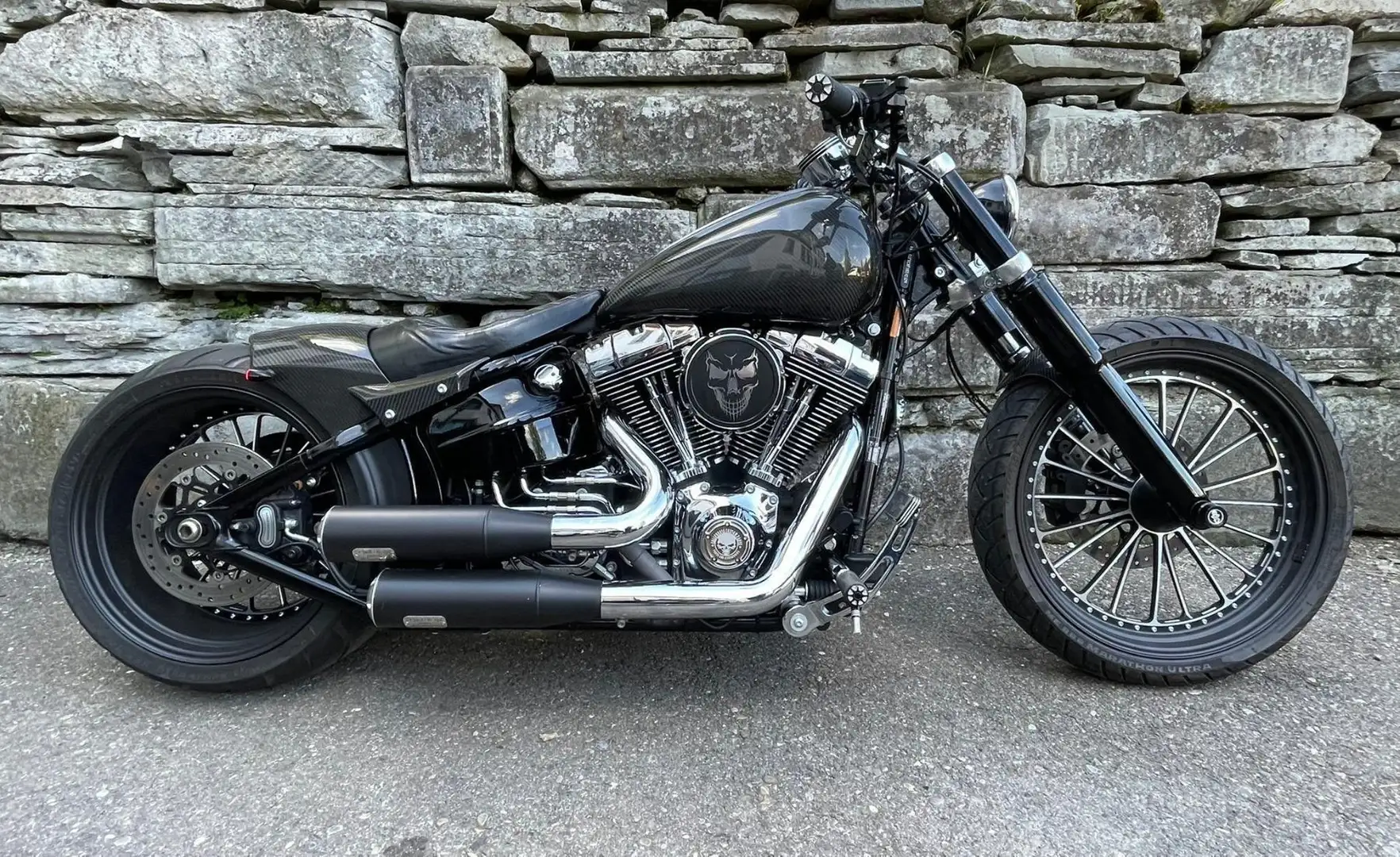 Harley-Davidson Softail Breakout Schwarz - 2