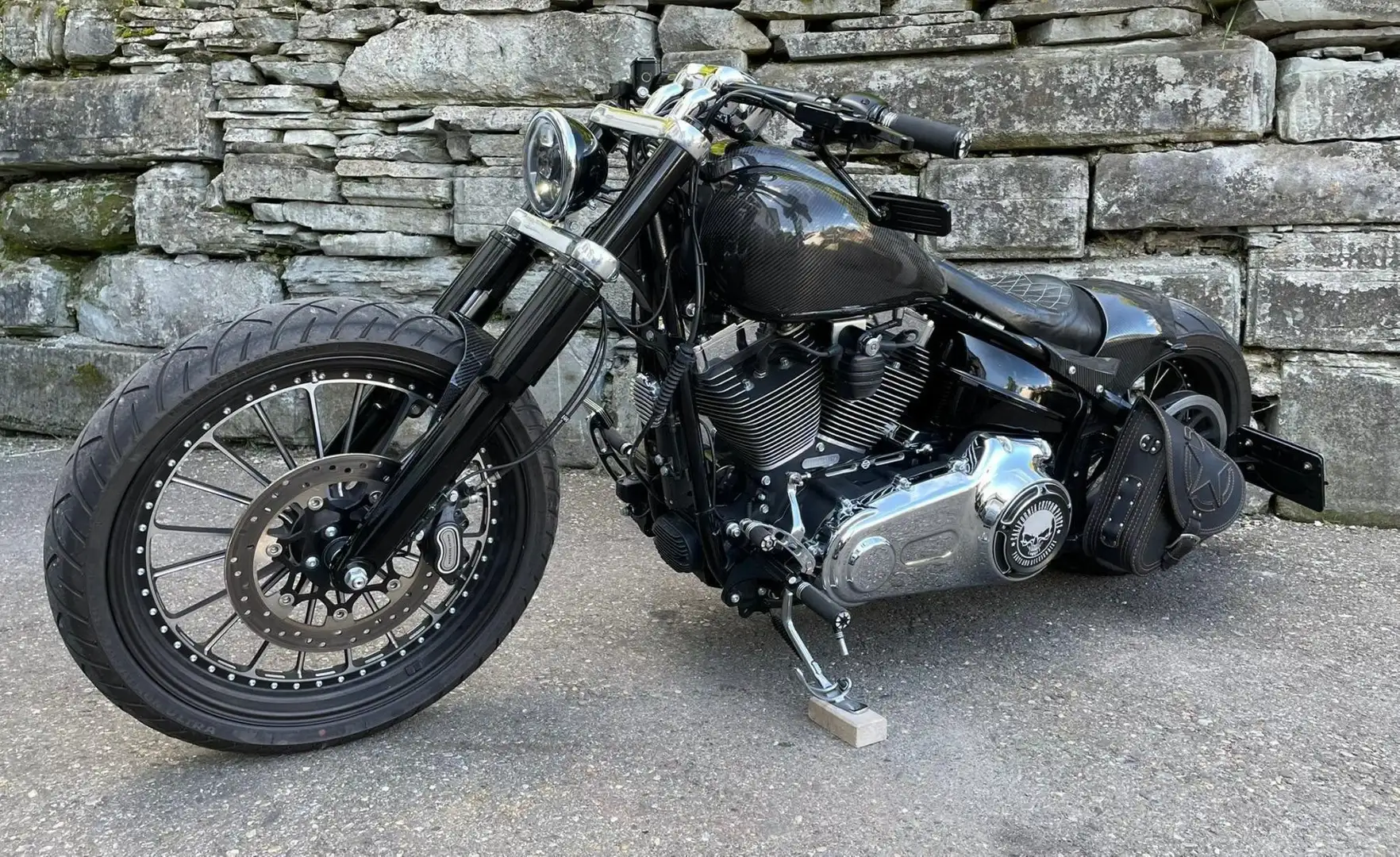 Harley-Davidson Softail Breakout Schwarz - 1